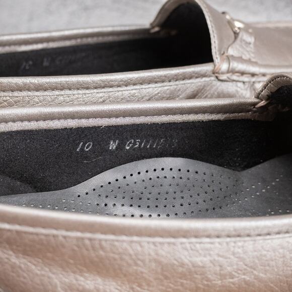 SAS Metro Slip On Pewter Leather Loafers Shoes Womens Silver Buckle Size 10 W - Picture 6 of 10